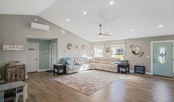 40 Knoll Crest Dr, Bangor, ME 04401