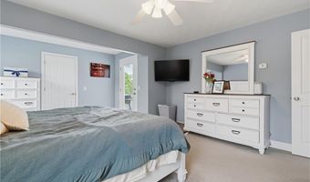 12 Pat Dr, Lincoln, RI 02865