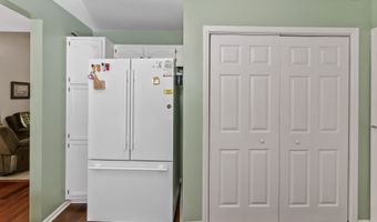 8320 Lake Tree Ln, Indianapolis, IN 46217