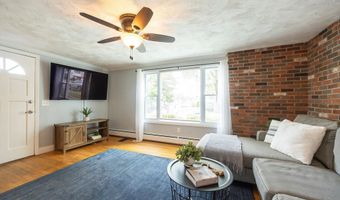 9 Pequot Ave, Cumberland, RI 02864