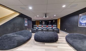 9 University Pl, Amsterdam, NY 12010