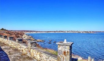 727 Boston Neck Rd, Narragansett, RI 02882