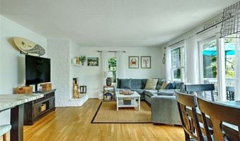 36 Fairway Rd, Narragansett, RI 02882