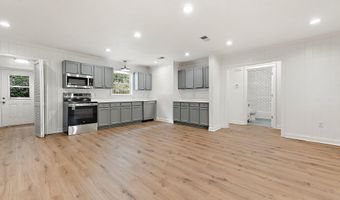 426 Demontluzin Ave, Bay St. Louis, MS 39520
