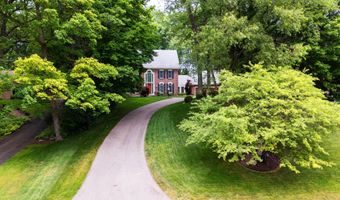 5691 Forest Gln SE, Ada, MI 49301