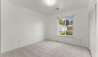 10037 Allen Pointe Dr, Allen Park, MI 48101