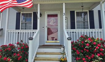3 Bank St, Cranston, RI 02920