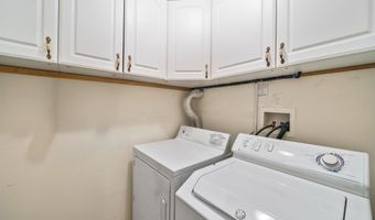 4 BOATWORKS Dr, Bayonne, NJ 07002