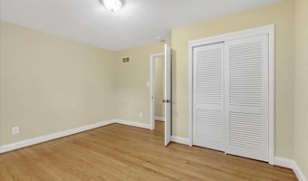 664 GREENBRIER St, Arlington, VA 22204