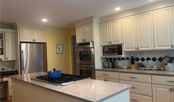 15 Tall Pines Dr, Barrington, RI 02806