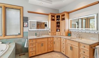 1201 Oakwood Dr, Polk City, IA 50226