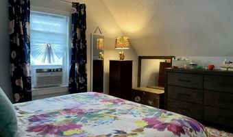 10 Aegis Dr, Bath, ME 04530