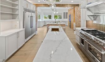 2367 Central Ave, Alton, IL 62002