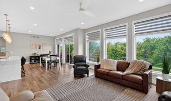 1007 Lynne Dr, Adel, IA 50003