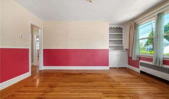 30 Winthrop St, East Providence, RI 02915