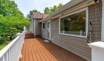 787 Woodlawn Trl, Appomattox, VA 24522