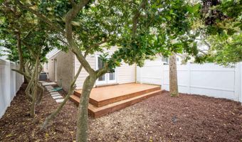 176 E COAST Dr, Atlantic Beach, FL 32233