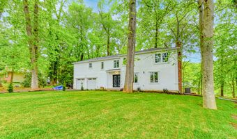 58 Fish Hawk Dr, Middletown, NJ 07748