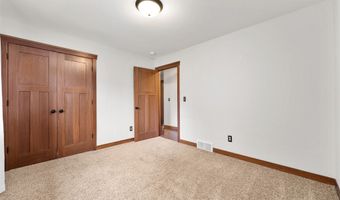 2544 Avery Ln, Altoona, WI 54720