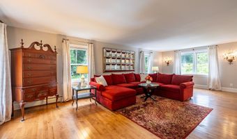 146 Old Sandown Rd, Chester, NH 03036