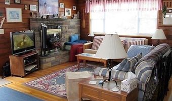 9 Central Pl, Bourne, MA 02532