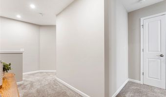 800 Dipper Ln 3, Aurora, OH 44202