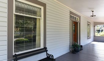 160 Ave C, Apalachicola, FL 32320