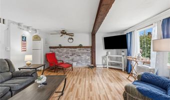 34 Platt St, Bristol, RI 02809