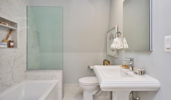 255 N BRYAN St, Arlington, VA 22201