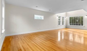 183 Skyline Rd, Bangor, ME 04401