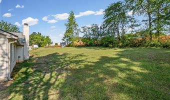 1194 Meadow Oaks Dr NW, Acworth, GA 30102