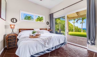 1004 N Honokala Rd B, Haiku, HI 96708