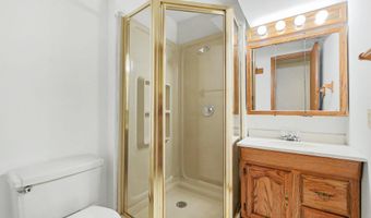 4628 N Farmstead Ct, Bel Aire, KS 67220