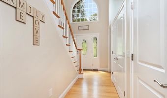 4 Morning Star Ct, Lincoln, RI 02865