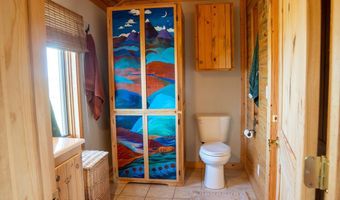 41 MARSH CREEK Rd, Cora, WY 82925