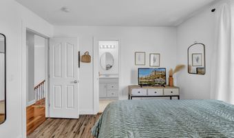 40 Hillview Dr, Bangor, ME 04401