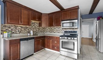 15 W 9TH St, Bayonne, NJ 07002