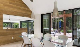 22 Phelan Ct, Amagansett, NY 11930