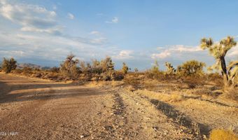 2204 S Six Shooter Rd, Yucca, AZ 86438