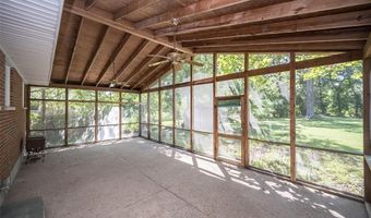 119 Smith Dr, Ballwin, MO 63011