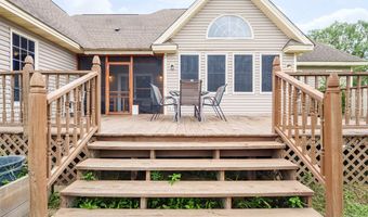 605 Plantation Dr, Adel, GA 31620