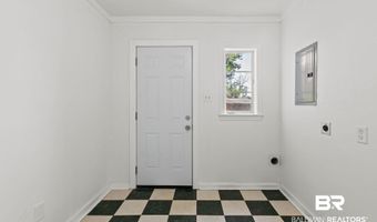 402 E Poplar St, Atmore, AL 36502
