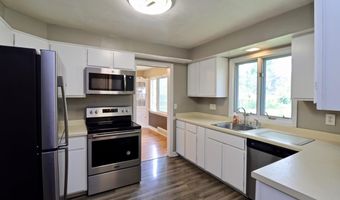 864 Gartner Ct, Beloit, WI 53511