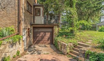 914 Ash St, Baraboo, WI 53913