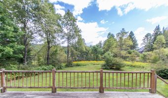 29 Roundy Brook Rd, Burke, VT 05871