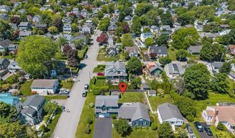 97 Eustis Ave 2, Newport, RI 02840