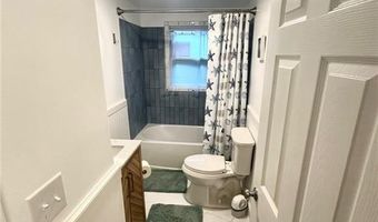 13 Ocean View Dr, Narragansett, RI 02882