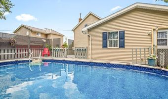 29 W Main St, Amboy, IL 61310