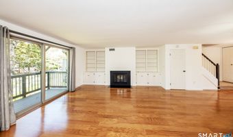 21 Harbour Vlg C, Branford, CT 06405