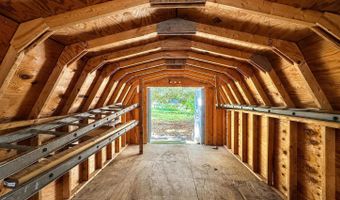5 Knauf Ln, Albany, NY 12211